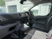 Vauxhall Vivaro Turbo D 2900 Sportive