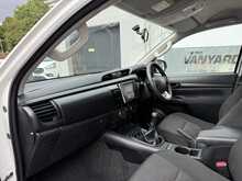 Toyota Hilux 2.4 D-4D Active Pickup Double Cab 4dr Diesel Manual 4WD