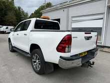 Toyota Hilux 2.4 D-4D Invincible Pickup Double Cab 4dr Diesel Auto 4WD