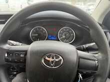 Toyota Hilux 2.4 D-4D Active Pickup Double Cab 4dr Diesel Manual 4WD