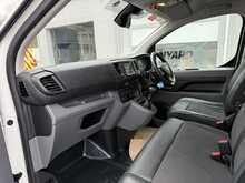 Vauxhall Vivaro 1.5 Turbo D 2900 Dynamic LWB AIR CON Panel Van 6dr Diesel Manual L2 H1 Euro 6 (s/s) (100 ps)
