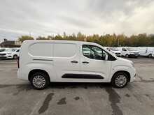 Vauxhall Combo 1.5 Turbo D 2300 Sportive LWB 3 SEATS AIR CON Van 4dr Diesel Manual L2 H1 Euro 6 (100 ps)