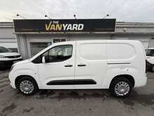 Vauxhall Combo 1.5 Turbo D 2300 Sportive LWB 3 SEATS AIR CON Van 4dr Diesel Manual L2 H1 Euro 6 (100 ps)