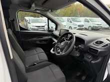 Vauxhall Combo 1.5 Turbo D 2300 Sportive LWB 3 SEATS AIR CON Van 4dr Diesel Manual L2 H1 Euro 6 (100 ps)