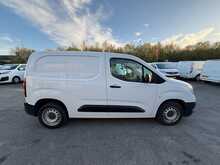 Vauxhall Combo 1.5 Turbo D 2000 Dynamic Panel Van 4dr Diesel Manual L1 H1 Euro 6 (100 ps)