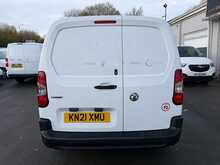Vauxhall Combo 1.5 Turbo D 2300 Dynamic LWB AIR CON Van 4dr Diesel Manual L2 H1 Euro 6 (100 ps)
