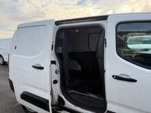 Vauxhall Combo 1.5 Turbo D 2300 Dynamic LWB AIR CON Van 4dr Diesel Manual L2 H1 Euro 6 (100 ps)