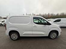 Vauxhall Combo 1.5 Turbo D 2300 Pro SWB AIR CON 5dr Diesel Manual L1 H1 Euro 6 (s/s) (100 ps)