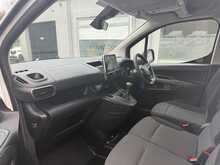 Vauxhall Combo 1.5 Turbo D 2300 Pro SWB AIR CON 5dr Diesel Manual L1 H1 Euro 6 (s/s) (100 ps)