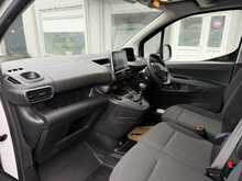 Peugeot Partner BlueHDi 950 Professional Premium +