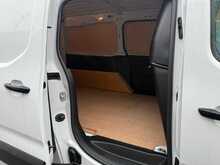 Peugeot Partner BlueHDi 950 Professional Premium +