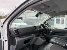 Vauxhall Vivaro Crew Turbo D 2700 Sportive