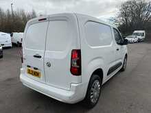 Vauxhall Combo 1.5 Turbo D 2300 Sportive 3 SEATS AIR CON SWB Van 4dr Diesel Manual L1 H1 Euro 6 (100 ps)