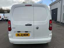 Vauxhall Combo 1.5 Turbo D 2300 Sportive 3 SEATS AIR CON SWB Van 4dr Diesel Manual L1 H1 Euro 6 (100 ps)