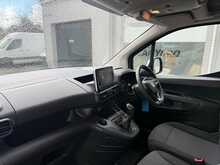 Vauxhall Combo 1.5 Turbo D 2300 Sportive 3 SEATS AIR CON SWB Van 4dr Diesel Manual L1 H1 Euro 6 (100 ps)