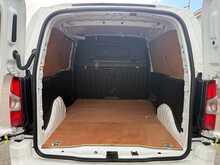 Vauxhall Combo 1.5 Turbo D 2300 Sportive 3 SEATS AIR CON SWB Van 4dr Diesel Manual L1 H1 Euro 6 (100 ps)