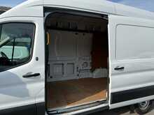 Ford Transit 350 EcoBlue Leader