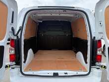 Vauxhall Combo 1.5 Turbo D 2300 Pro SWB AIR CON R CAMERA SAT NAV Van 5dr Diesel Manual L1 H1 Euro 6 (s/s) (100 ps)