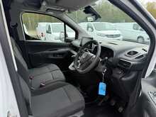 Vauxhall Combo 1.5 Turbo D 2300 Pro SWB AIR CON R CAMERA SAT NAV Van 5dr Diesel Manual L1 H1 Euro 6 (s/s) (100 ps)