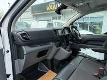 Vauxhall Vivaro Turbo D 2900 Sportive