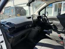 Vauxhall Combo 1.5 Turbo D 2300 Edition AUTOMATIC LOW MILEAGE LWB Van 4dr Diesel Auto L2 H1 Euro 6 (s/s) (130 ps)