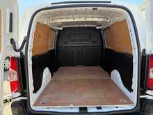 Vauxhall Combo 1.5 Turbo D 2300 Edition AUTOMATIC LOW MILEAGE LWB Van 4dr Diesel Auto L2 H1 Euro 6 (s/s) (130 ps)