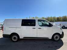 Vauxhall Vivaro 2.0 Turbo D 3100 Dynamic Crew 6 SEAT AIR CON SAT NAV Van Double Cab 5dr Diesel Manual L2 H1 (145 ps)