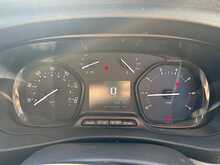 Vauxhall Vivaro 2.0 Turbo D 3100 Dynamic Crew 6 SEAT AIR CON SAT NAV Van Double Cab 5dr Diesel Manual L2 H1 (145 ps)