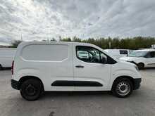 Vauxhall Combo 1.5 Turbo D 2300 Edition 3 SEATS SWB AIR CON Van 4dr Diesel Manual L1 H1 Euro 6 (s/s) (75 ps)