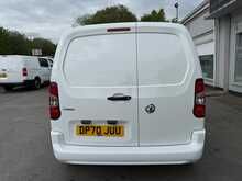 Vauxhall Combo 1.6 Turbo D 2300 Sportive SWB AIR CON Van 4dr Diesel Manual L1 H1 Euro 6 (s/s) (100 ps)