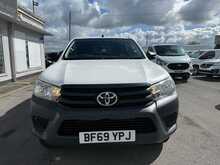 Toyota Hilux 2.4 D-4D Active Pickup Double Cab AIR CON TOW BAR 4dr Diesel Manual 4WD Euro 6 (3.5t) (150 ps)