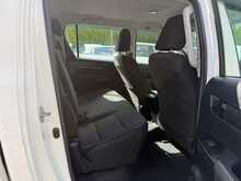 Toyota Hilux 2.4 D-4D Active Pickup Double Cab AIR CON TOW BAR 4dr Diesel Manual 4WD Euro 6 (3.5t) (150 ps)