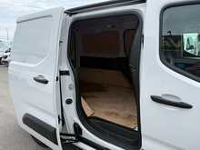Peugeot Partner 1.5 BlueHDi 950 Professional 3 SEATS Long AIR CON DAB NEW SHAPE Van 6dr Diesel Manual LWB (100 ps)