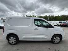Vauxhall Combo 1.5 Turbo D 2300 Pro 3 SEAT SWB SAT NAV R CAMERA Van 5dr Diesel Manual L1 H1 Euro 6 (s/s) (100 ps)