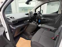 Vauxhall Combo 1.5 Turbo D 2300 Pro 3 SEAT SWB SAT NAV R CAMERA Van 5dr Diesel Manual L1 H1 Euro 6 (s/s) (100 ps)