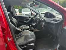 Peugeot 2008 1.2 Petrol PureTech Allure