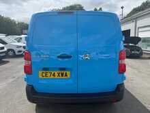 Vauxhall Vivaro 1.5 Turbo D Prime SWB EX GAS BOARD AIR CON Van 6dr Diesel Manual SWB Euro 6 (s/s) (120 ps)