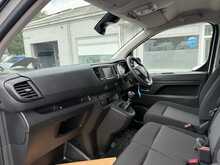 Vauxhall Vivaro 1.5 Turbo D 2900 Pro LWB AIR CON R/CAMERA Van 6dr Diesel Manual L2 H1 Euro 6 (s/s) (100 ps)