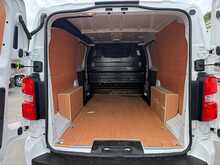 Vauxhall Vivaro 1.5 Turbo D 2900 Pro LWB AIR CON R/CAMERA Van 6dr Diesel Manual L2 H1 Euro 6 (s/s) (100 ps)