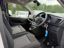Vauxhall Vivaro 1.5 Turbo D 2900 Pro LWB AIR CON R/CAMERA Van 6dr Diesel Manual L2 H1 Euro 6 (s/s) (100 ps)