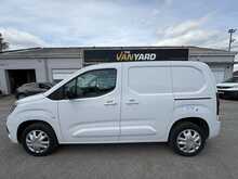 Vauxhall Combo 1.5 Turbo D 2300 Pro 3 SEATS SWB AIR CON R/CAMERA Van 5dr Diesel Manual L1 H1 Euro 6 (s/s) (100 ps)