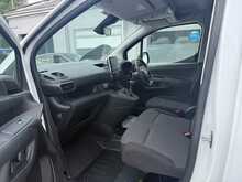 Vauxhall Combo 1.5 Turbo D 2300 Pro 3 SEATS SWB AIR CON R/CAMERA Van 5dr Diesel Manual L1 H1 Euro 6 (s/s) (100 ps)