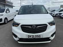 Vauxhall Combo 1.5 Turbo D 2300 Sportive 3 SEATS SWB AIR CON Van 4dr Diesel Manual L1 H1 Euro 6 (100 ps)