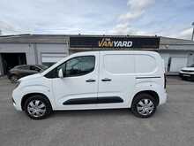 Vauxhall Combo 1.5 Turbo D 2300 Sportive 3 SEATS SWB AIR CON Van 4dr Diesel Manual L1 H1 Euro 6 (100 ps)
