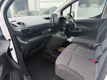 Vauxhall Combo 1.5 Turbo D 2300 Sportive 3 SEATS SWB AIR CON Van 4dr Diesel Manual L1 H1 Euro 6 (100 ps)