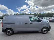 Vauxhall Vivaro 1.5 Turbo D 2700 Dynamic SWB AIR CON TWIN SIDE DOORS Van 6dr Diesel Manual L1 H1