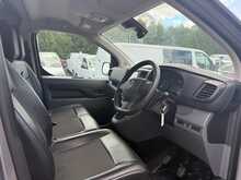 Vauxhall Vivaro 1.5 Turbo D 2700 Dynamic SWB AIR CON TWIN SIDE DOORS Van 6dr Diesel Manual L1 H1