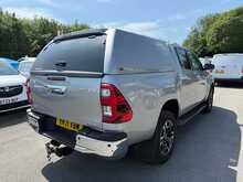 Toyota Hilux 2.8 D-4D Invincible Pickup TRUCKMAN TOP Double Cab 4dr Diesel Auto 4WD Euro 6 (s/s) (204 ps)