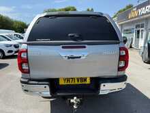 Toyota Hilux 2.8 D-4D Invincible Pickup TRUCKMAN TOP Double Cab 4dr Diesel Auto 4WD Euro 6 (s/s) (204 ps)