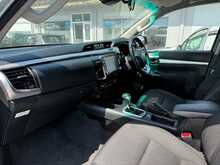 Toyota Hilux 2.8 D-4D Invincible Pickup TRUCKMAN TOP Double Cab 4dr Diesel Auto 4WD Euro 6 (s/s) (204 ps)